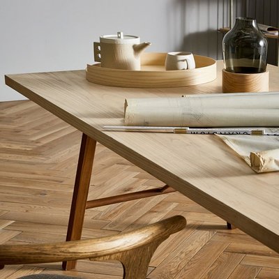 辦公室為何不能像家一樣舒適？——從工業(yè)與木制家具視角探尋理想工作空間